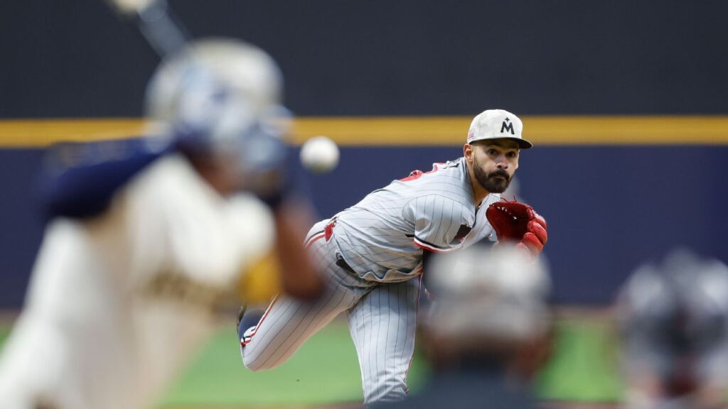 Twins win 13th in row behind 3rd straight shutout